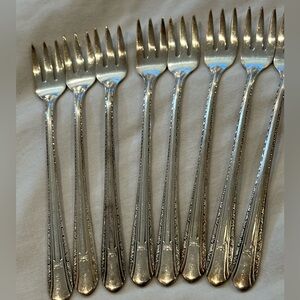 8 Wm Rogers  IS  REGENT 1939 Seafood Cocktail Forks